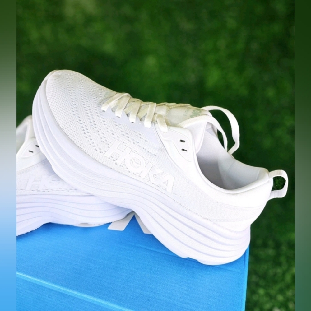 HOKA Bondi One One 8 Men Triple White Running Shoes Brand New - Picture 2 of 10
